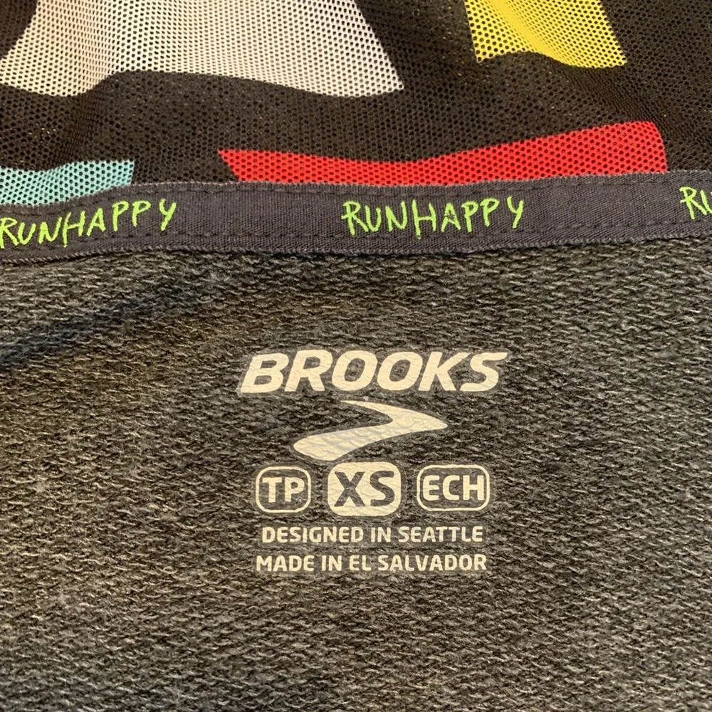 Brooks Revival Hoodie - Picture 13 of 16